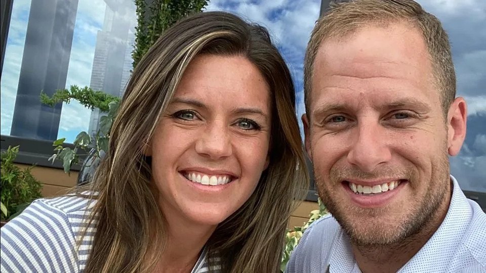 His wife encouraged his American Idol dream. Now he stands trial for her murder His wife encouraged his American Idol dream. Now he stands trial for her murder